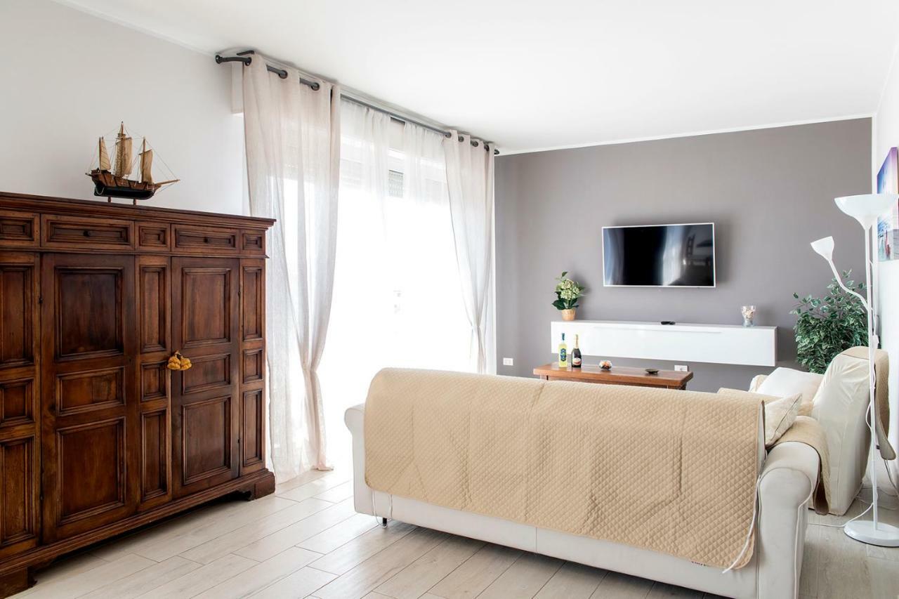 Appartamento Alex Vista Mare Lido di Camaiore Exterior photo